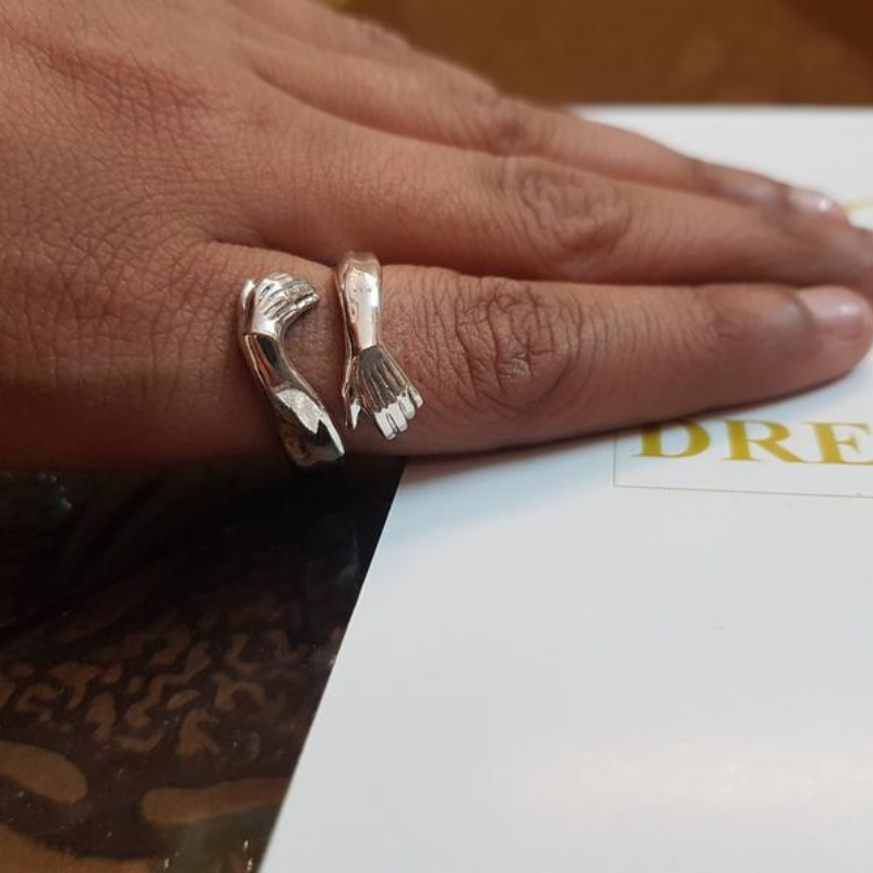 Bague d'étreinte en argent