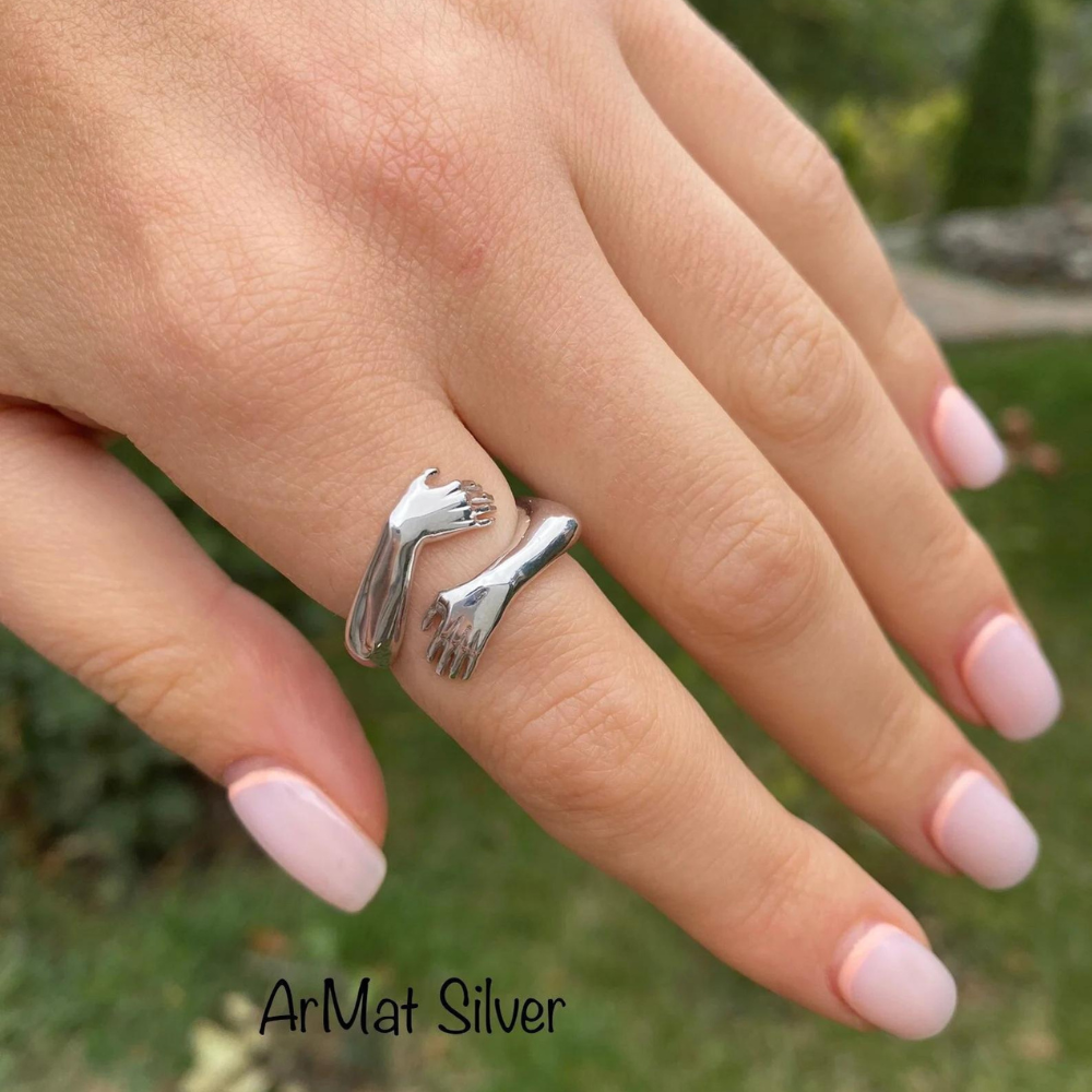 Bague d'étreinte en argent