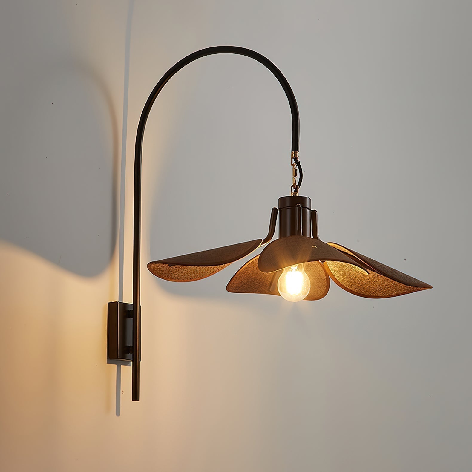 Applique Murale Petal Bloom – Design Floral Élégant pour une Lumière Ambiante Douce