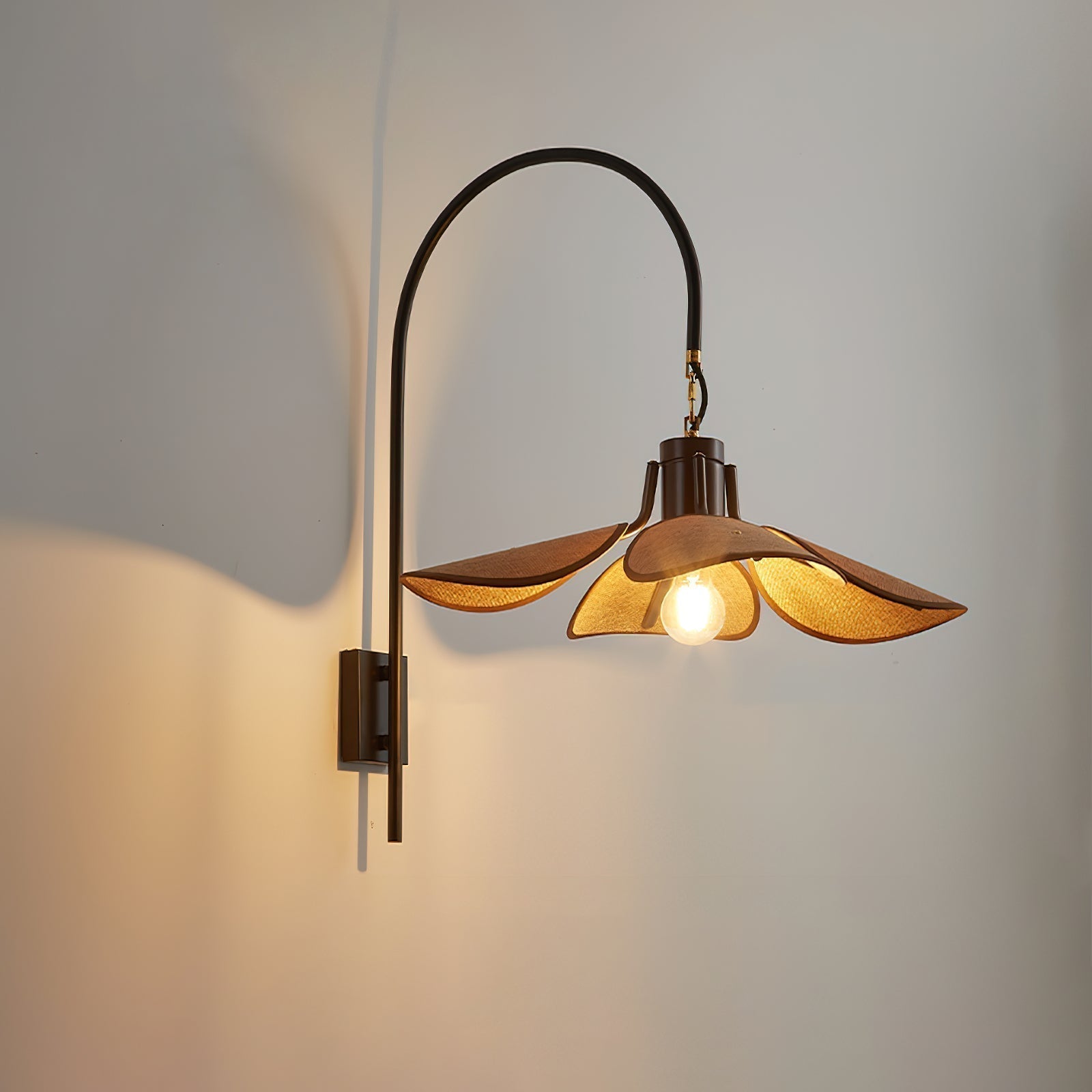 Applique Murale Petal Bloom – Design Floral Élégant pour une Lumière Ambiante Douce