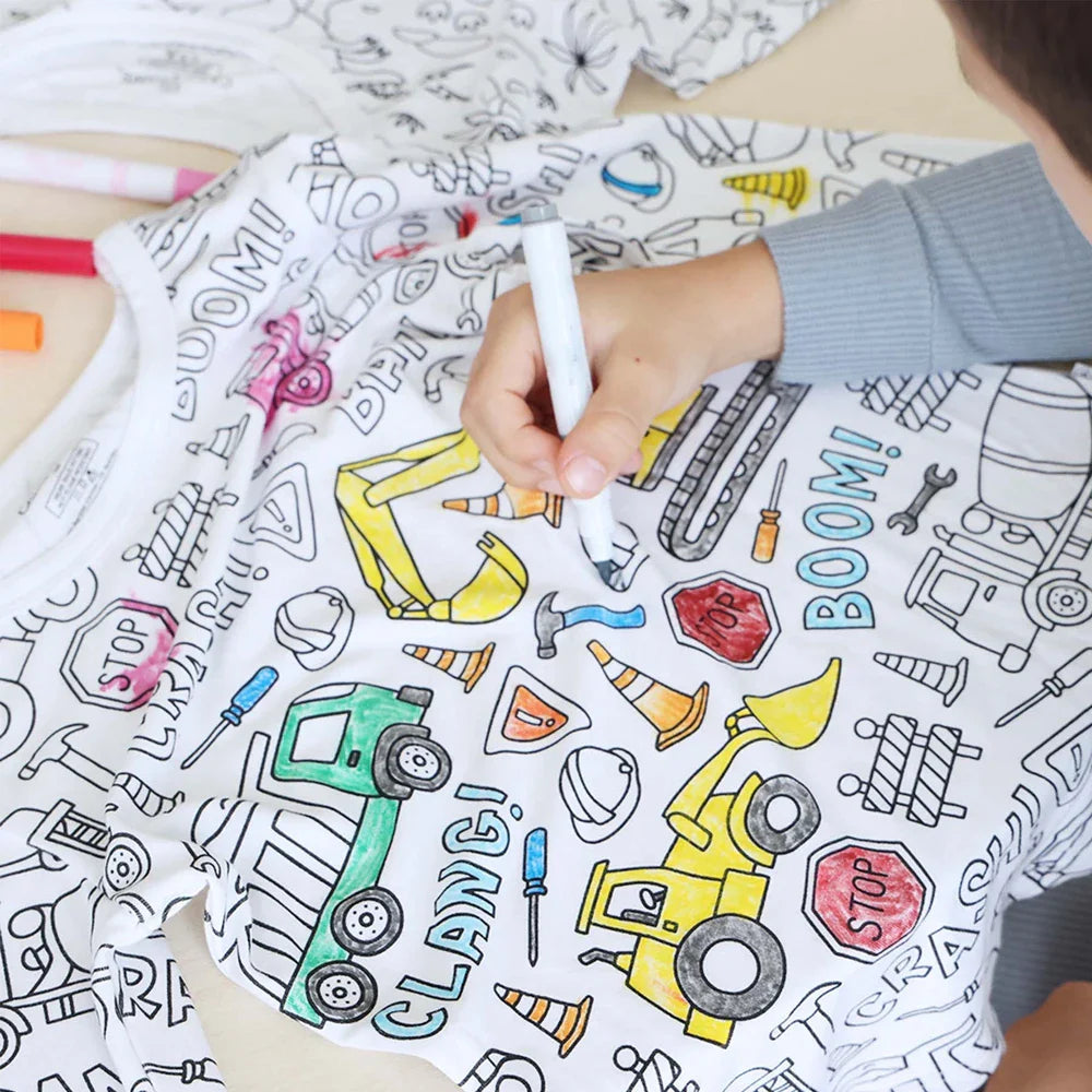 Artisano Luxe DIY Pyjama Set | Ensemble de pyjama coloré et créatif pour enfants leur permettant de concevoir leurs propres vêtements de nuit uniques, parfait pour le jeu imaginatif et l'expression artistique.
