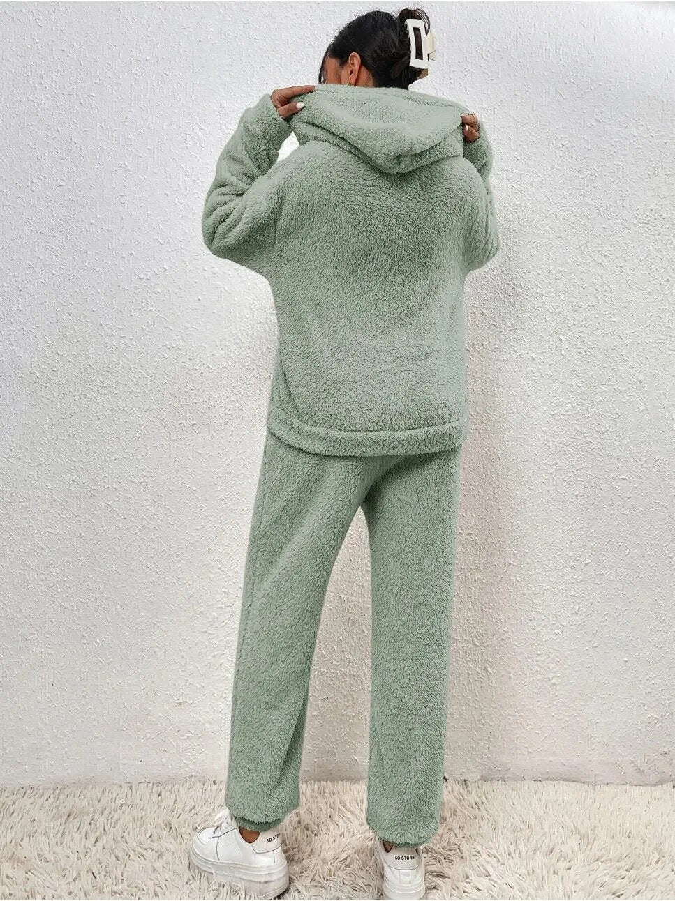 LuxeCuddle Ultra-Confortable Pyjama en Teddy avec Capuche | Offrez-vous un confort et un style inégalés pour la détente à la maison