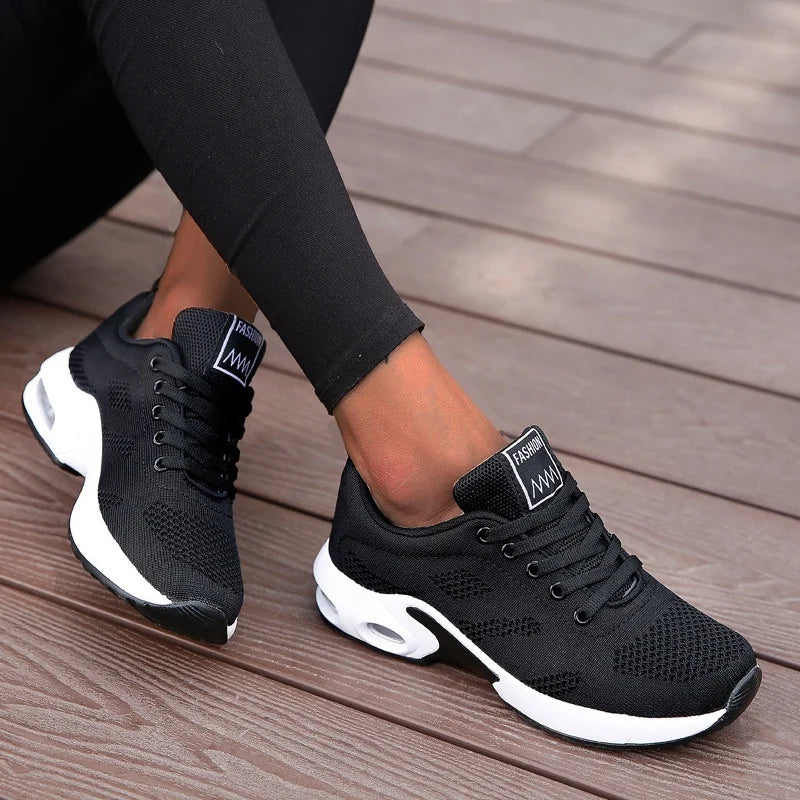 AeroLuxe Elite Chaussures de Sport | Chaussures de course légères et respirantes avec amorti à air pour un confort ultime lors des sports en extérieur.