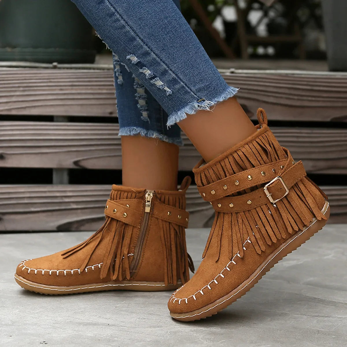 Bottes mi-mollet EleganceStride Luxe | Chic bottes à fermeture éclair avec bout rond et talon plat, parfaites pour le style et le confort d'automne.