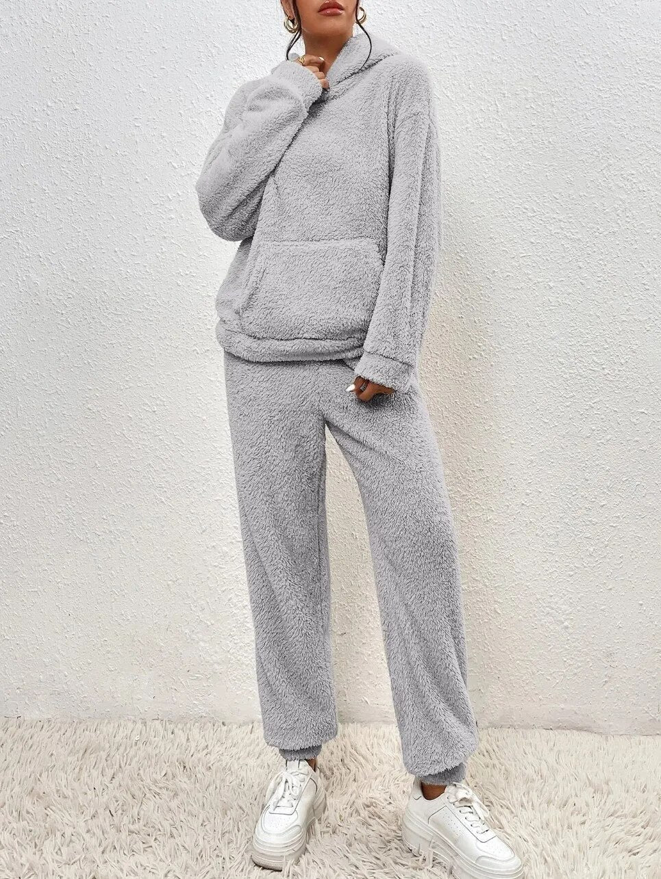 LuxeCuddle Ultra-Confortable Pyjama en Teddy avec Capuche | Offrez-vous un confort et un style inégalés pour la détente à la maison
