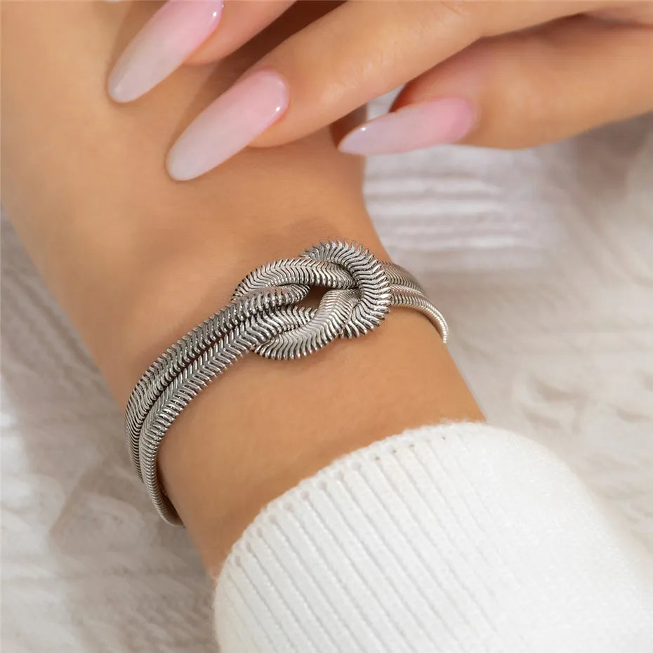 Bracelet en chaîne serpent noué