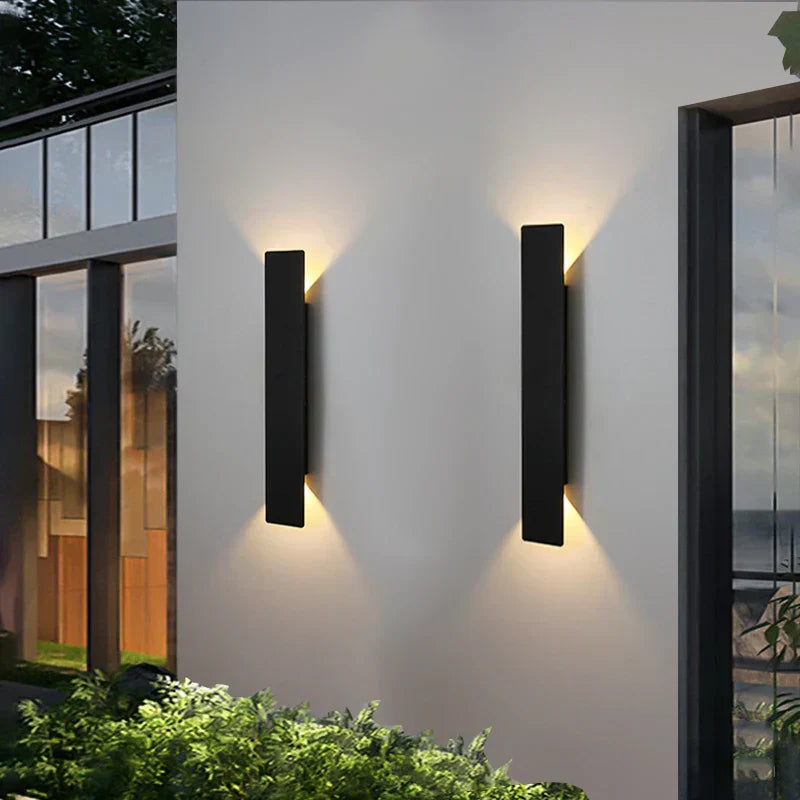 AquaLine LED Applique Murale Extérieure – Design Épuré avec Boîtier Résistant aux Intempéries