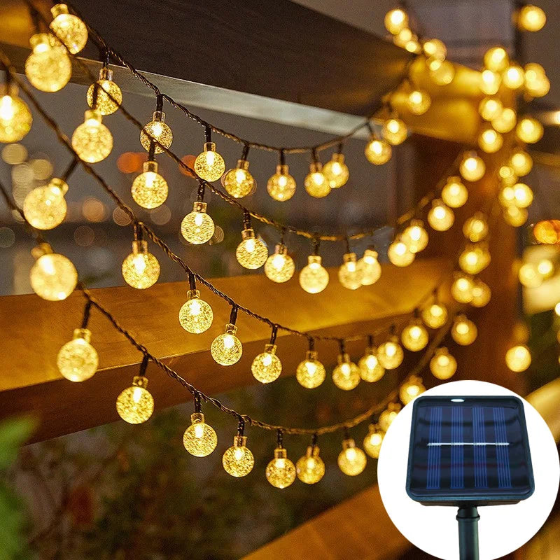 Lumières de Fête Solaire en Boules de Cristal LuxeGlow | Décor LED enchanteur pour célébrations en extérieur et occasions festives