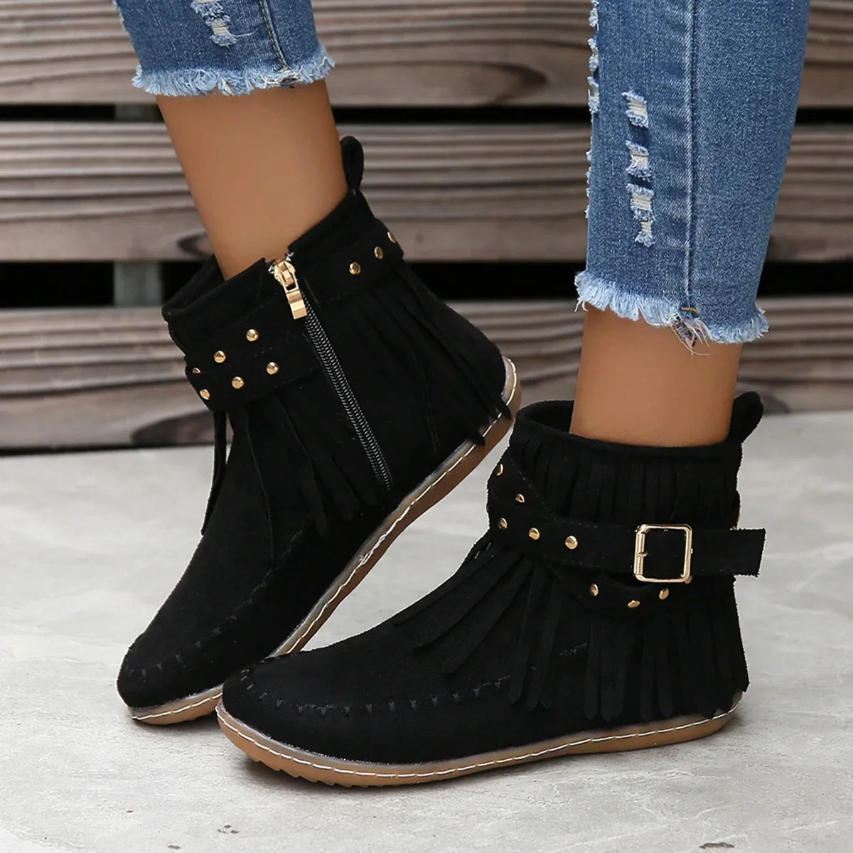Bottes mi-mollet EleganceStride Luxe | Chic bottes à fermeture éclair avec bout rond et talon plat, parfaites pour le style et le confort d'automne.