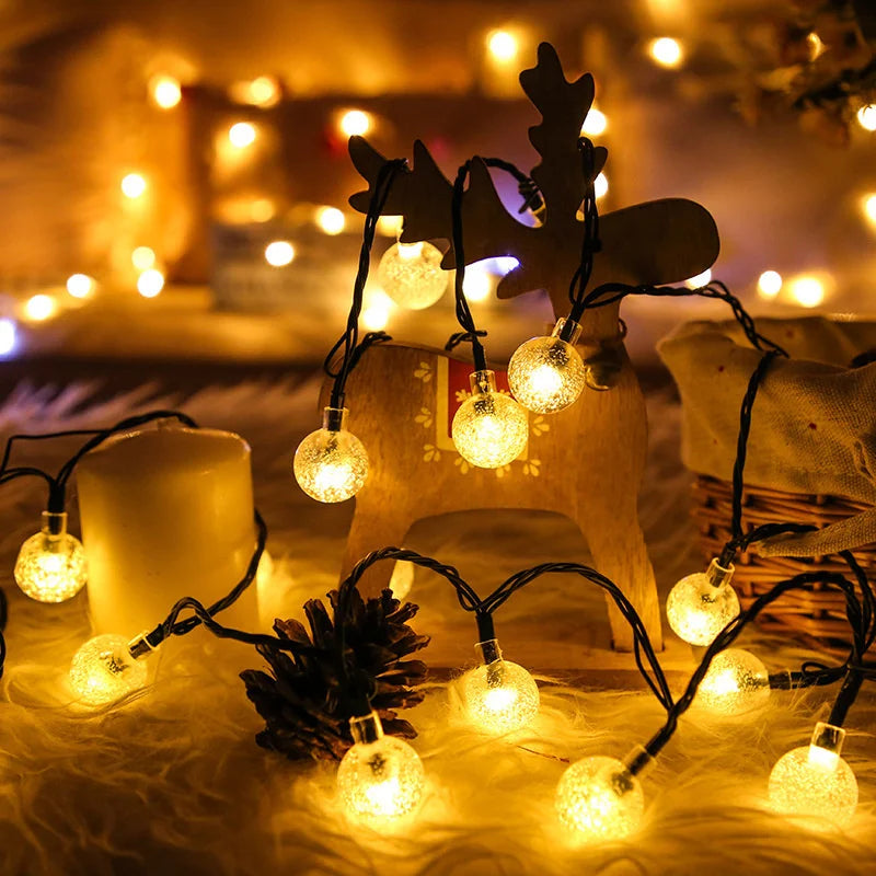 Lumières de Fête Solaire en Boules de Cristal LuxeGlow | Décor LED enchanteur pour célébrations en extérieur et occasions festives