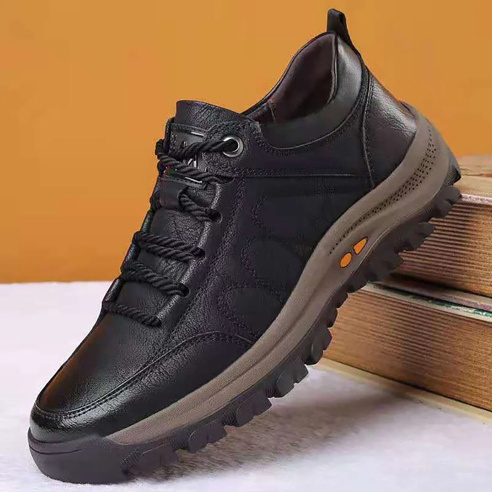 SummitStride Elite Chaussures de Randonnée | Chaussures légères et durables en cuir conçues pour l'escalade et les aventures de camping