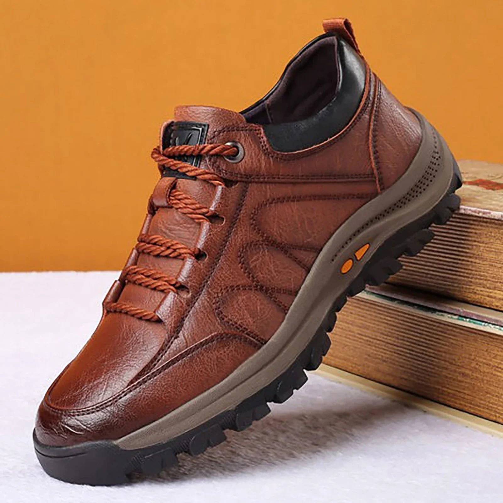 SummitStride Elite Chaussures de Randonnée | Chaussures légères et durables en cuir conçues pour l'escalade et les aventures de camping