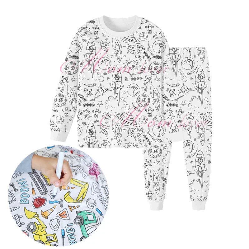 Artisano Luxe DIY Pyjama Set | Ensemble de pyjama coloré et créatif pour enfants leur permettant de concevoir leurs propres vêtements de nuit uniques, parfait pour le jeu imaginatif et l'expression artistique.