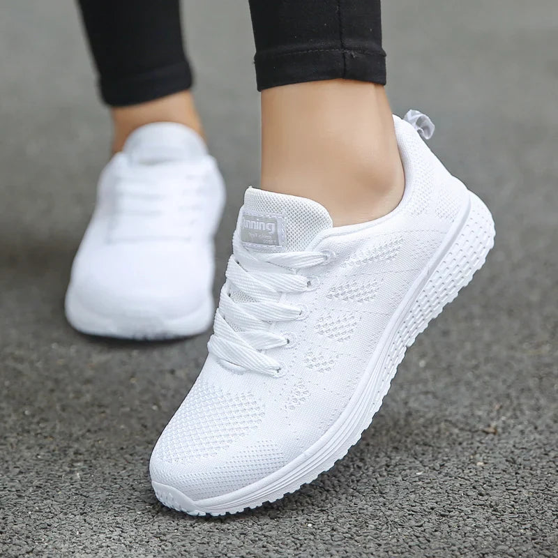 Aurelia Luxe Active Sneakers | Chaussures de marche en mesh Ademend conçues pour le confort et le style, parfaites pour la course à pied et les sorties décontractées.