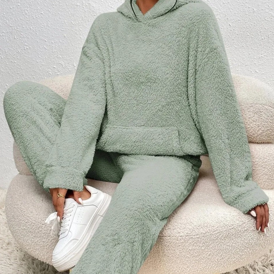 LuxeCuddle Ultra-Confortable Pyjama en Teddy avec Capuche | Offrez-vous un confort et un style inégalés pour la détente à la maison