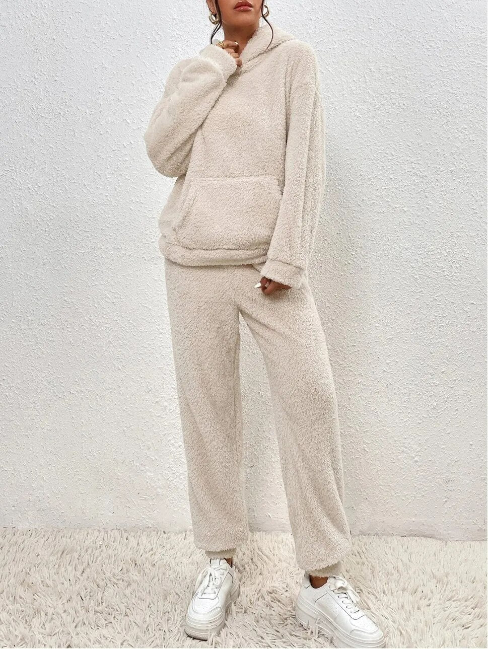 LuxeCuddle Ultra-Confortable Pyjama en Teddy avec Capuche | Offrez-vous un confort et un style inégalés pour la détente à la maison