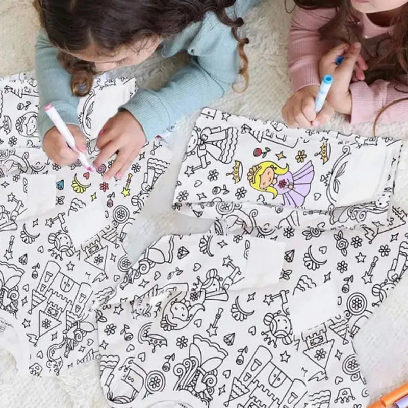 Artisano Luxe DIY Pyjama Set | Ensemble de pyjama coloré et créatif pour enfants leur permettant de concevoir leurs propres vêtements de nuit uniques, parfait pour le jeu imaginatif et l'expression artistique.