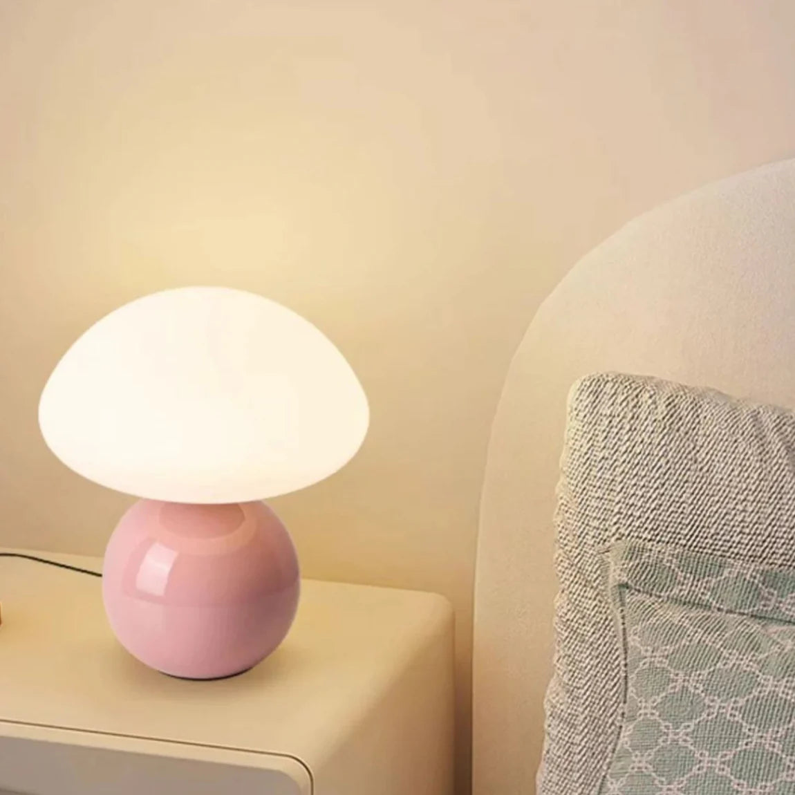 Lampe de Chevet LED Élégante SereneGlow | Éclairage minimaliste pour des espaces de sommeil paisibles