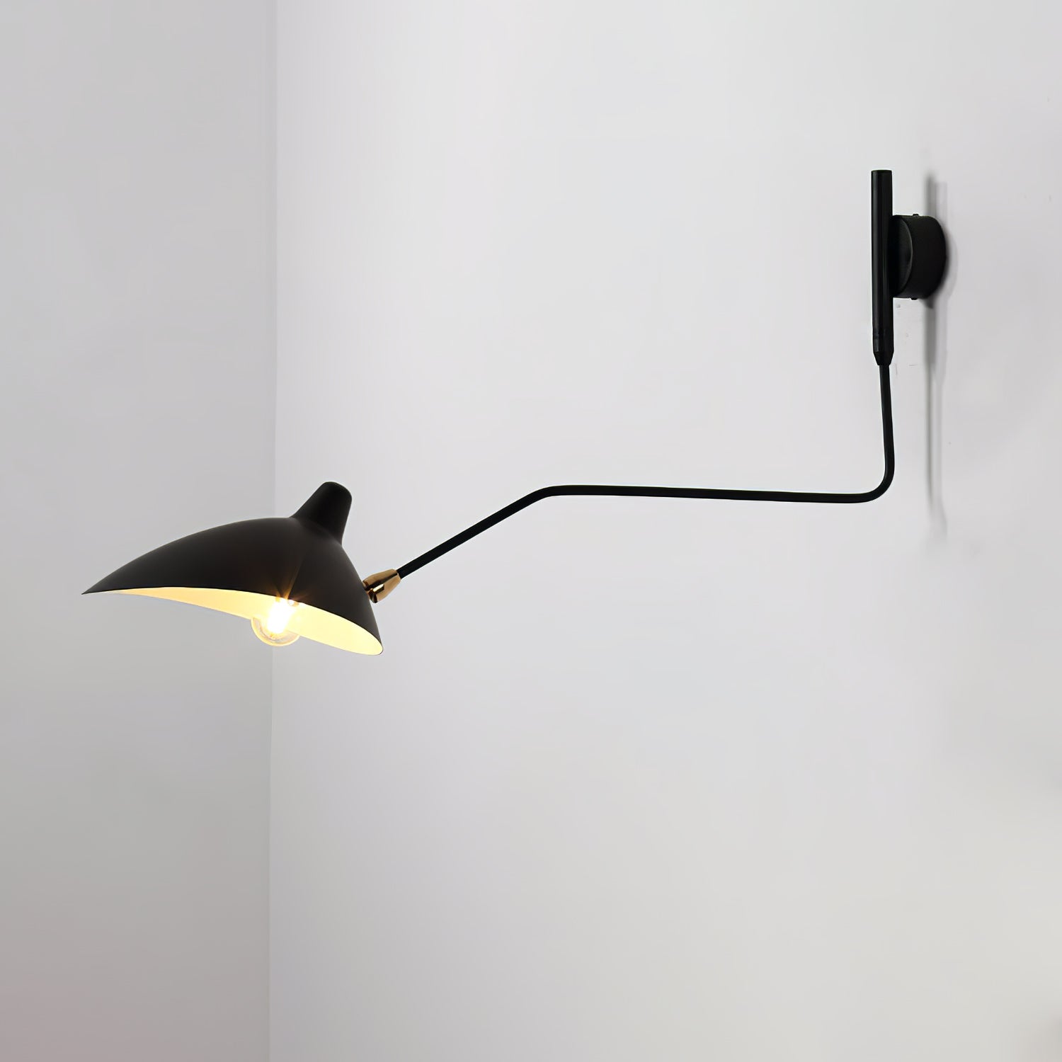 Applique Murale à Un Bras Serge Mouille – Design Iconique des Années 1950 avec Bras Réglable