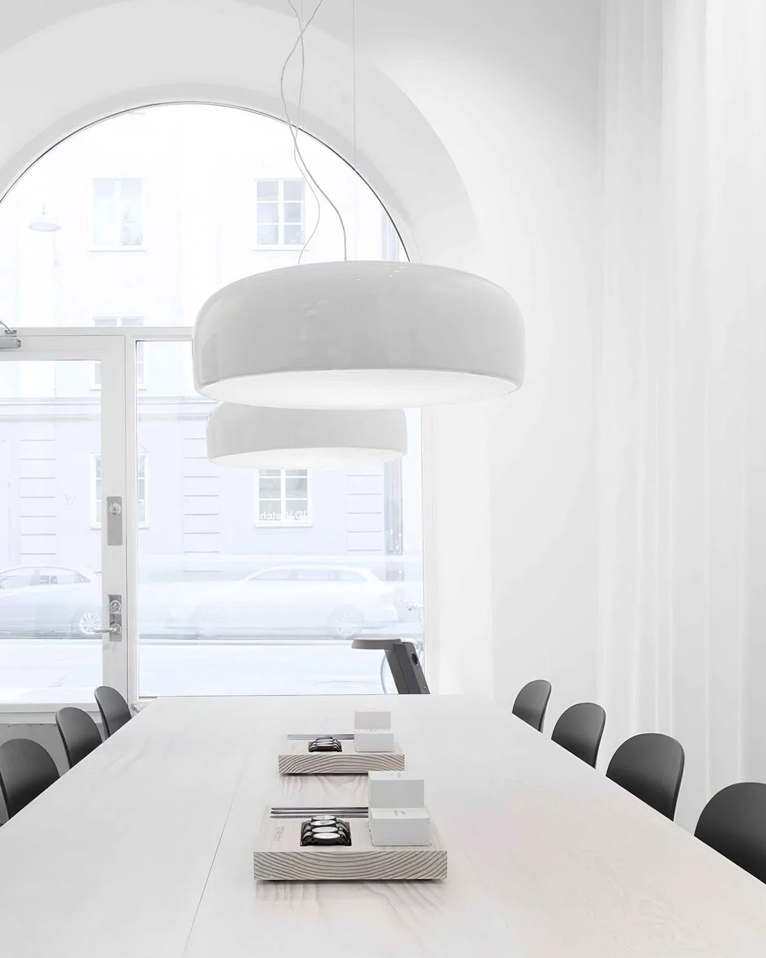 Suspension Smithfield – Lampe de Plafond Moderne en Aluminium Disponible en Plusieurs Couleurs