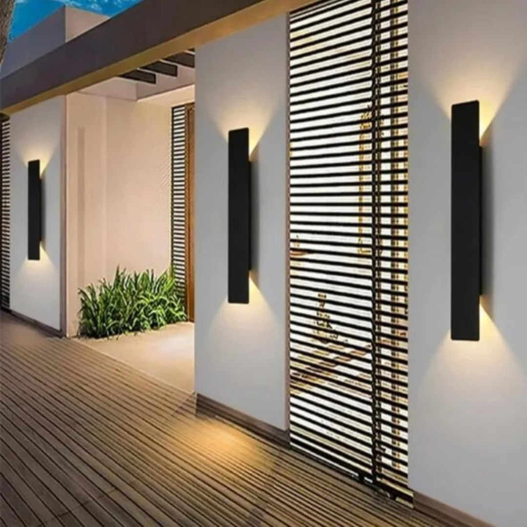 LumiGlow LED Wall Light | Bande lumineuse extérieure étanche pour le porche, la cour et le jardin Fixation durable en aluminium