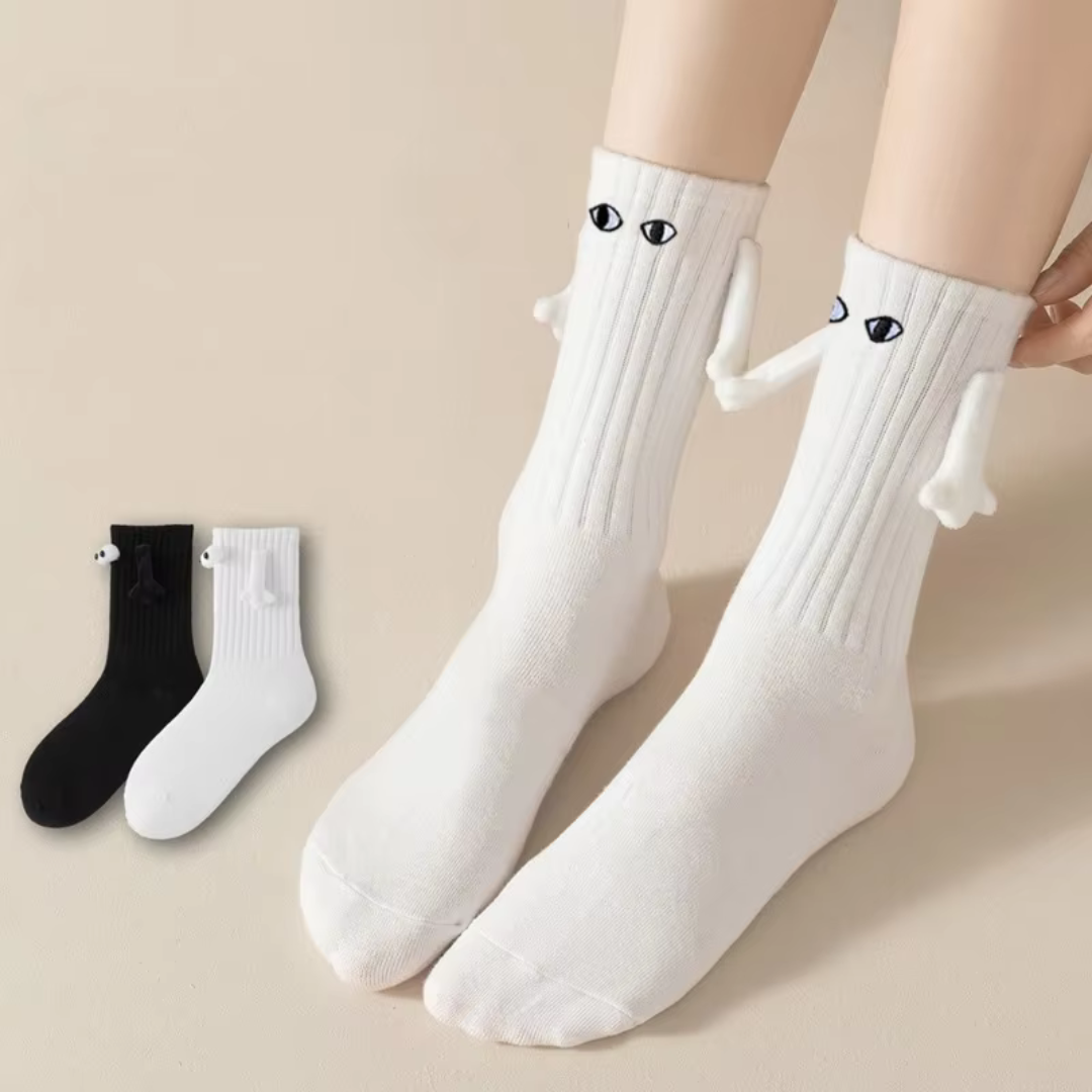 BondFoot | Gardez votre bien-aimé(e) près de vous, au sens propre comme au sens figuré, grâce à ces chaussettes uniques