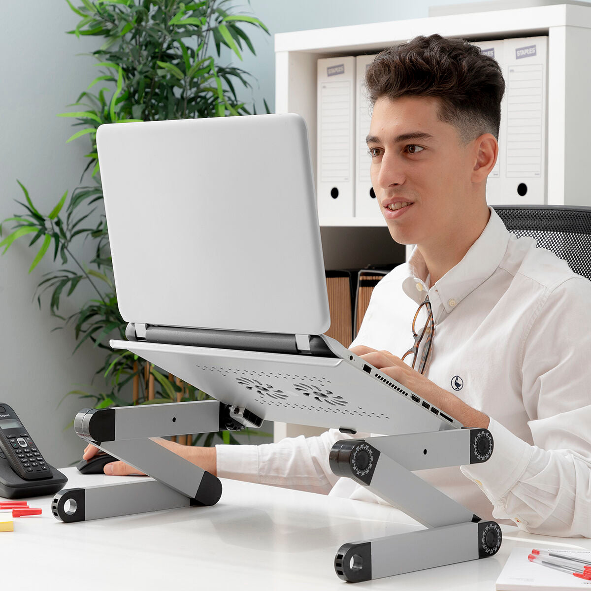 Support multifonctionnel pour ordinateur portable | Poste de travail idéal pour le lit, le canapé ou le bureau