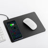 Tapis de souris sans fil intelligent | Travaillez plus efficacement grâce à ce tapis de souris élégant qui recharge vos appareils en même temps.