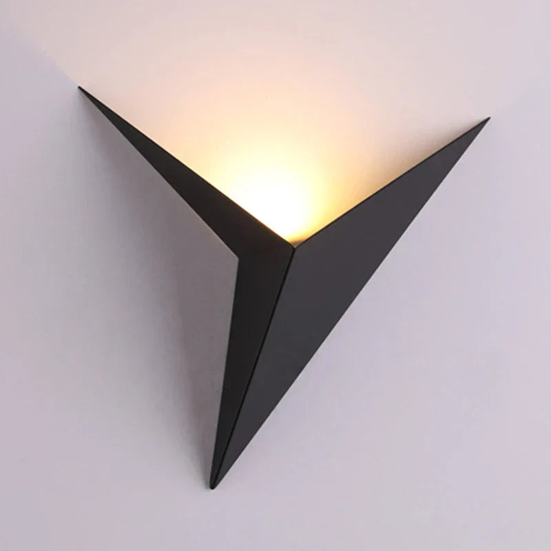 Applique Murale Triangulaire Moderne - TrigoLux