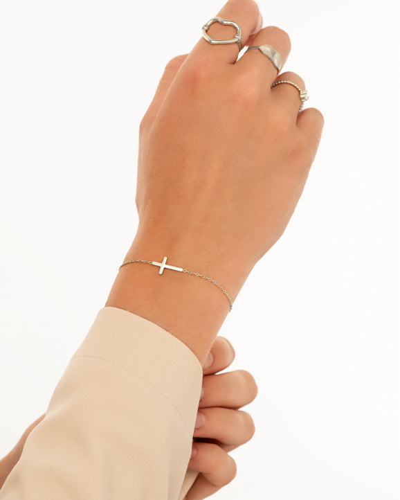 Bracelet croix en or et argent