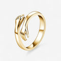 Angelica – Bague ouverte ajustable avec des mains entrelacées