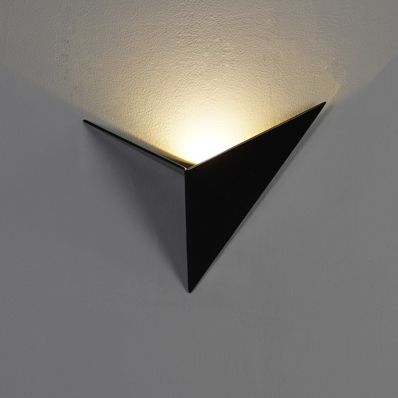 Applique Murale Triangulaire Moderne - TrigoLux