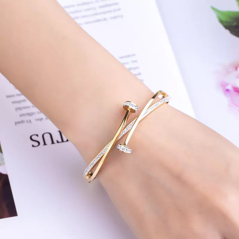 Bracelet en or avec tête de clou double