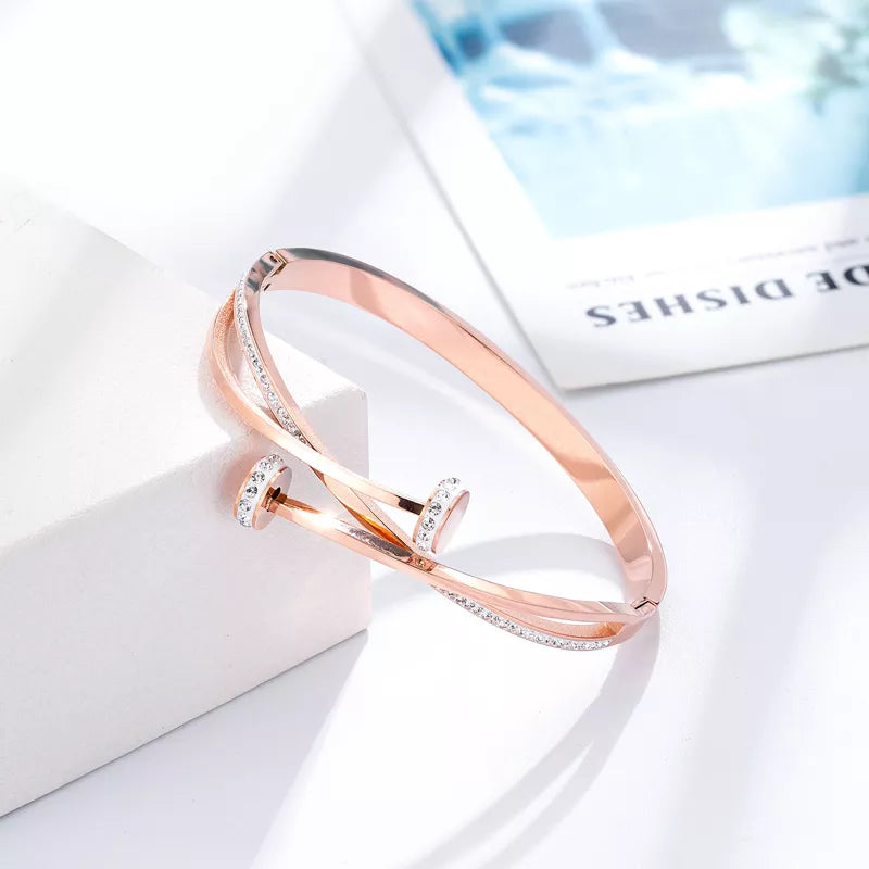 Bracelet en or avec tête de clou double