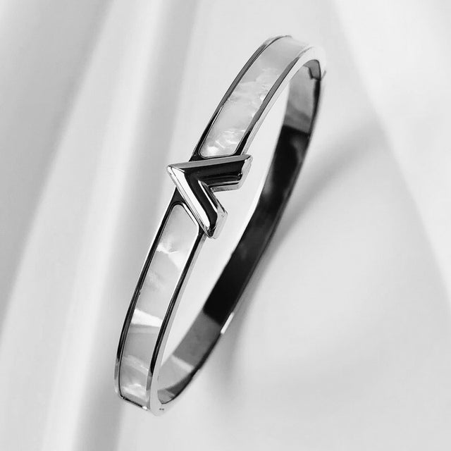 Bracelet avec incrustation de zircon