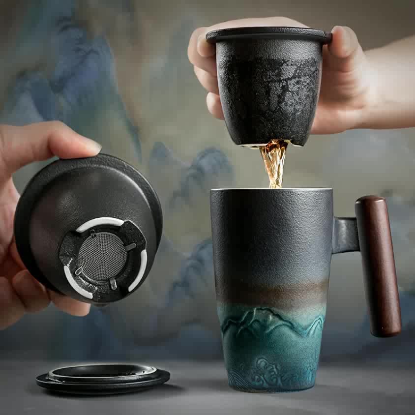 Tasse à Thé en Céramique Artisanale avec Filtre – Design Authentique et Utilisation Pratique