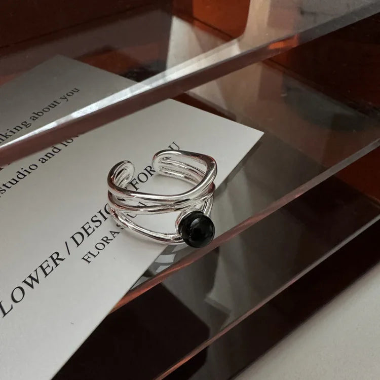 Bague Multilinien en Onyx Noir – Arden
