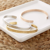 Bracelet Ayatul Kursi | Acier inoxydable de haute qualité avec finition en or, or rose ou argent | Design protecteur et détaillé | Convient aux peaux sensibles | Étanche et hypoallergénique | Emballage cadeau inclus