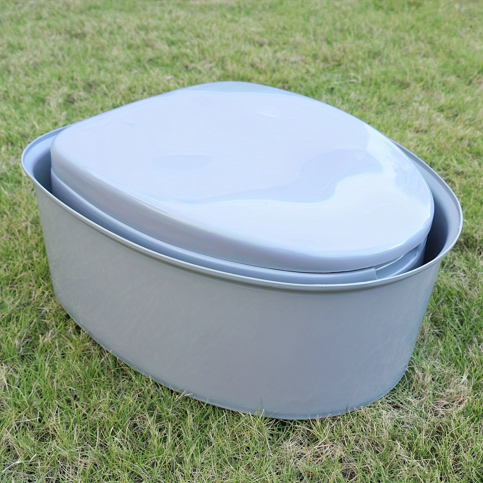 Toilette Portable Grise en PVC - Confortable et Pratique pour le Camping et les Situations d'Urgence