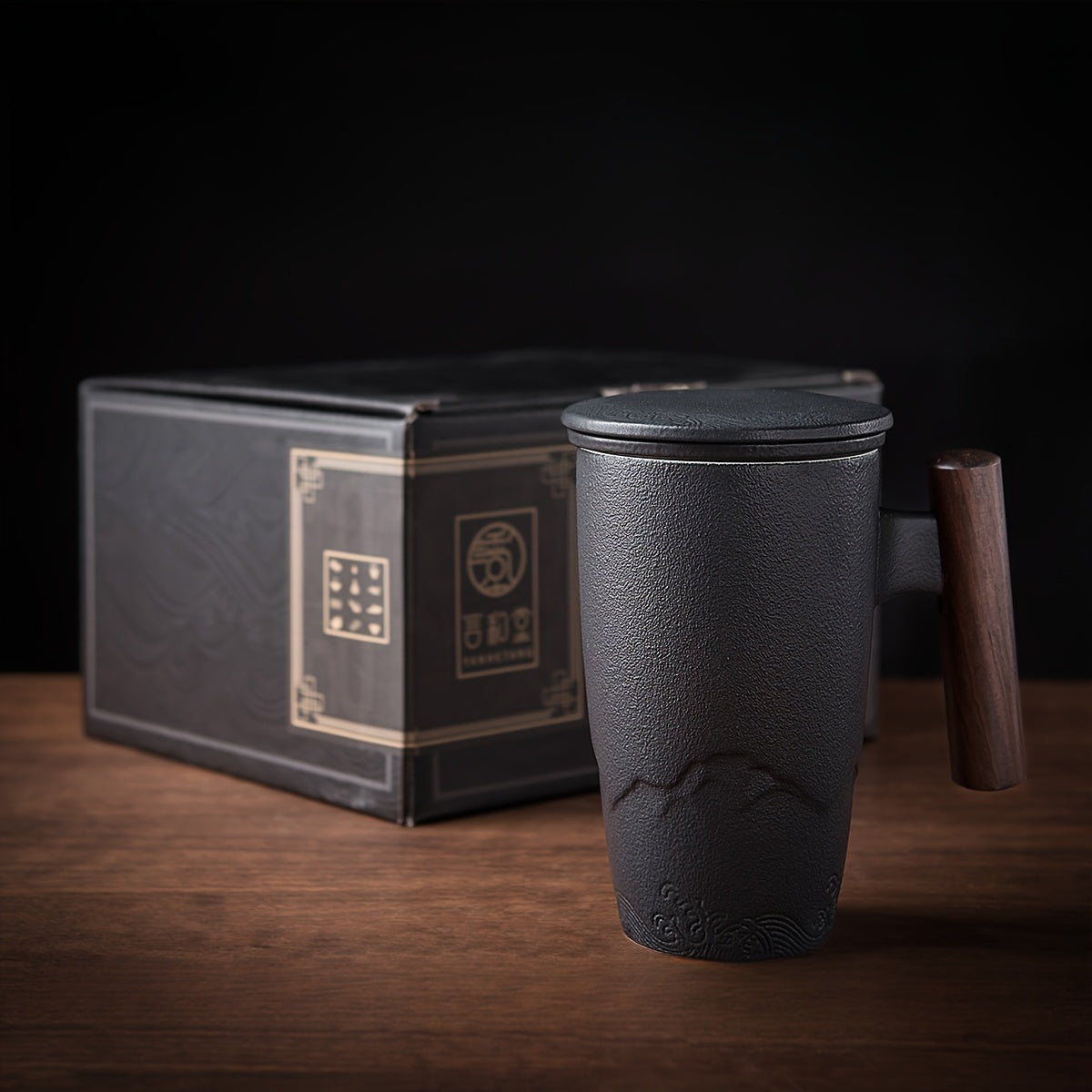 Tasse à Thé en Céramique Artisanale avec Filtre – Design Authentique et Utilisation Pratique