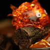 FlameAura | Laissez Calcifer illuminer votre espace et le transformer en un coin douillet.