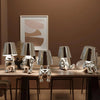 LuxeLoom Lampe de table Thinking Man Little Golden Man | Veilleuse rechargeable & Ornement décoratif d'inspiration italienne pour la décoration de la chambre à coucher
