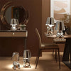 LuxeLoom Lampe de table Thinking Man Little Golden Man | Veilleuse rechargeable & Ornement décoratif d'inspiration italienne pour la décoration de la chambre à coucher