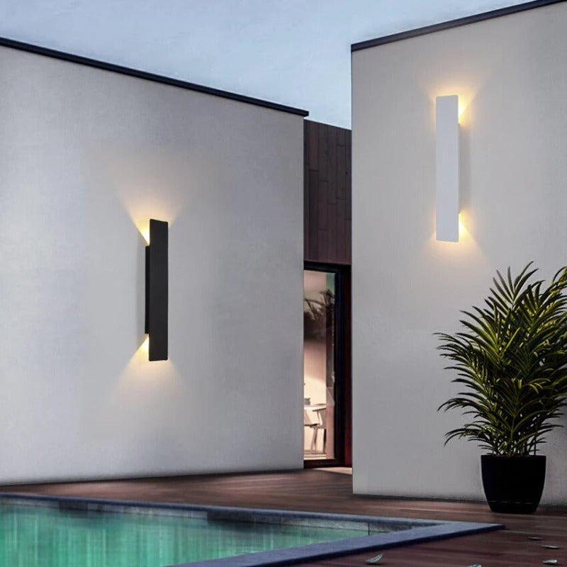 LumiGlow LED Wall Light | Bande lumineuse extérieure étanche pour le porche, la cour et le jardin Fixation durable en aluminium
