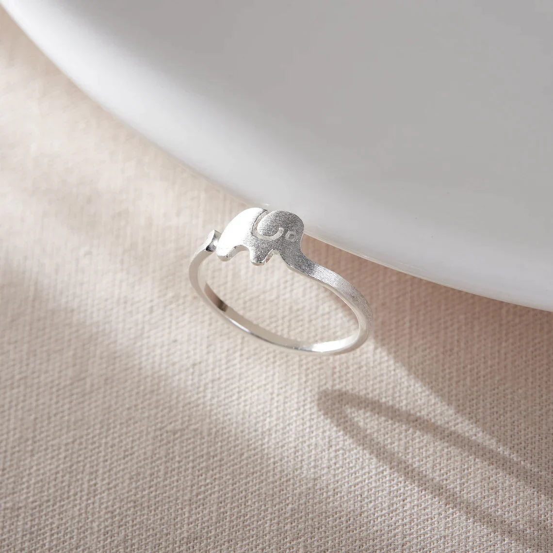 Bague en argent ajustable avec éléphant