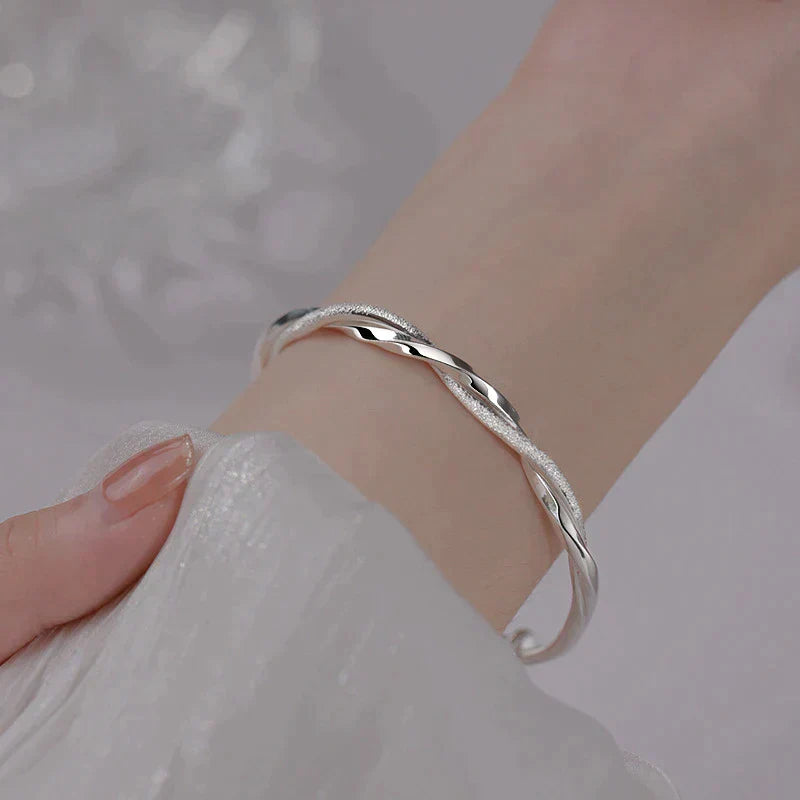 Bracelet en Argent Torsadé - Design Élégant et Ajustable
