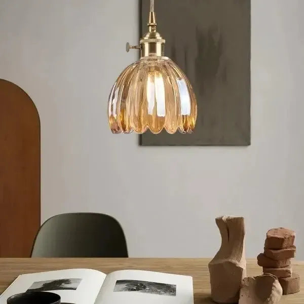 Suspension Élégante en Verre en Forme de Fleur - Lumière Ambiante
