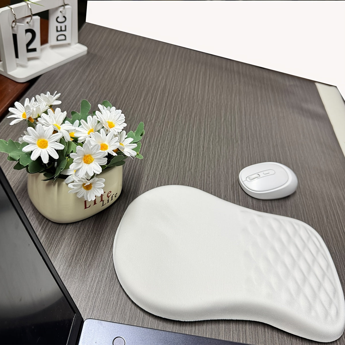 Tapis de Souris Ergonomique ComfortGrip – Soutien et Adhérence pour Chaque Journée de Travail