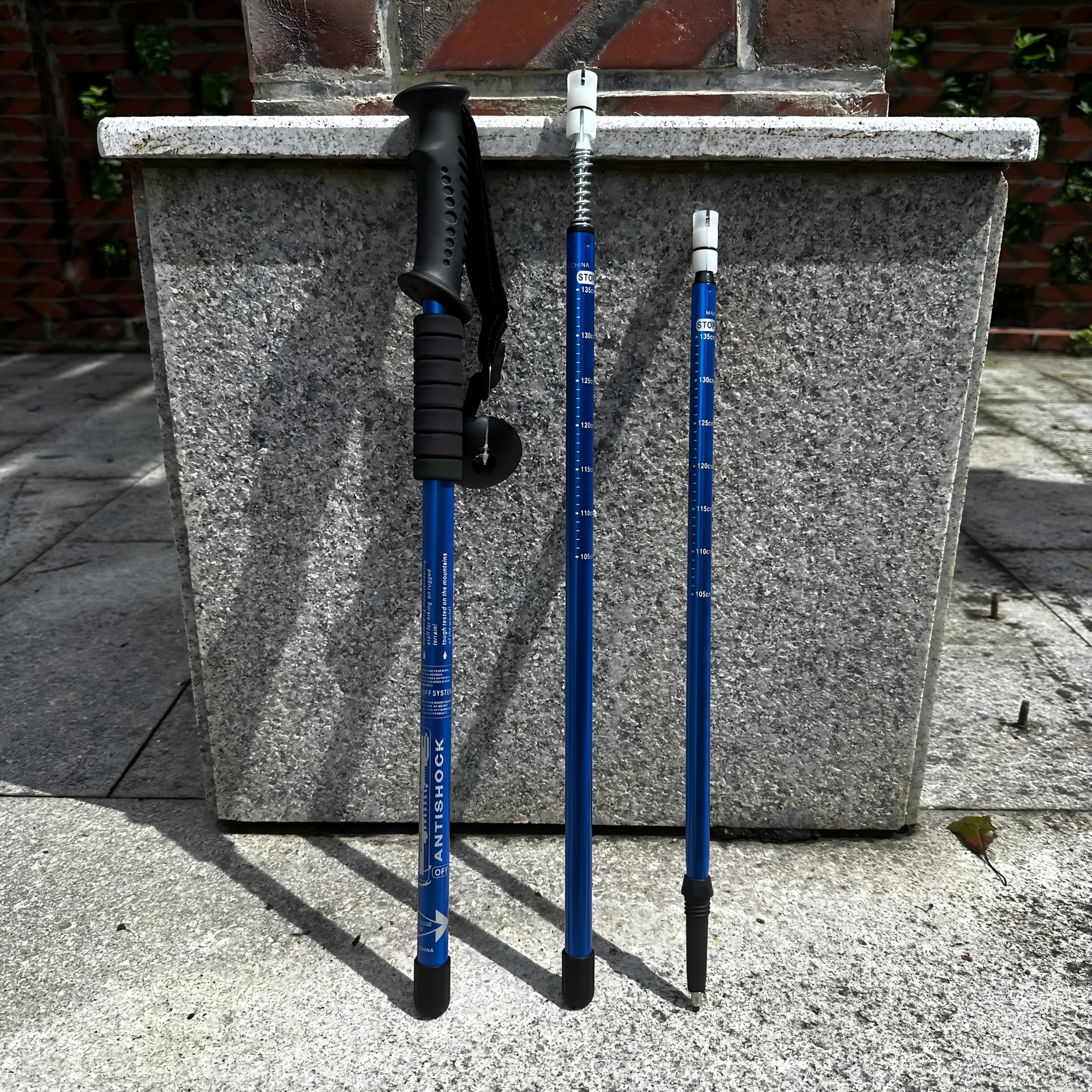 Bâtons de Trekking en Aluminium Légers – Réglables et Amortissants pour les Randonneurs Aventureux