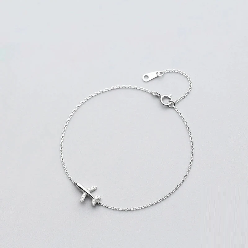 Bracelet en argent en forme d'avion